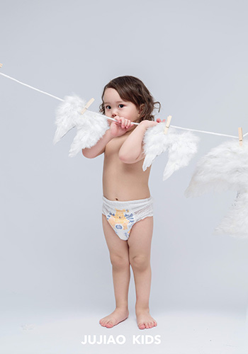 天使晒翅膀0-3岁
